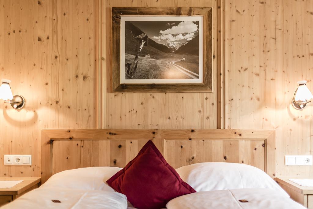 Hotel Oberraindlhof Senales Room photo